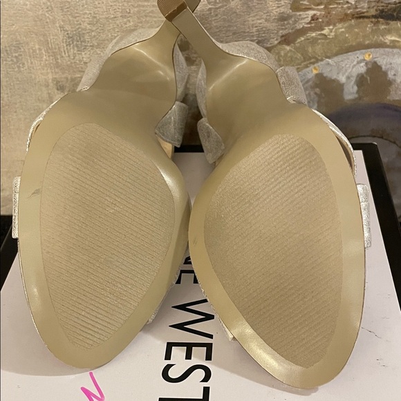 Nine West Silver Heels - Picture 7 of 10